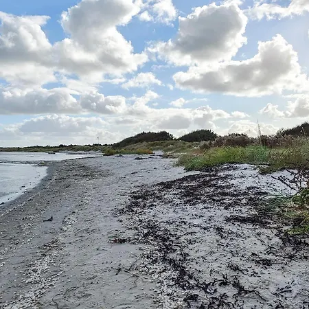 Luxury Retreat With - By Traum *